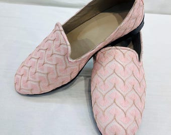 Pink Embroidered Groom Mojari Shoes: Indian Wedding Jutti