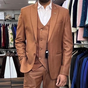Rust 3-Piece Suit: Classic Wedding Tuxedo for Men