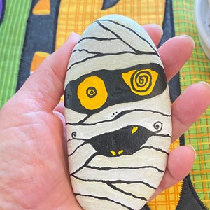 Large Mummy Rock