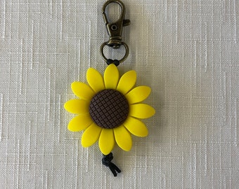 Sunflower zipper pull