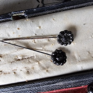 épingle à chapeau vintage victorienne édouardienne deuil bakélite club carte à jouer perle strass strass pierre argent bijoux cravate revers antique