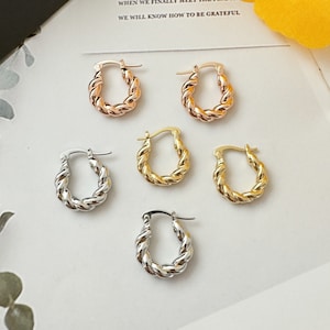 18 mm ゴールドフープイヤリング、キッズイヤリング、ベビーフープイヤリング、小さなフープイヤリング、キッズジュエリー、ミニイヤリング、ゴールドハギーイヤリング、クリスマスギフト
