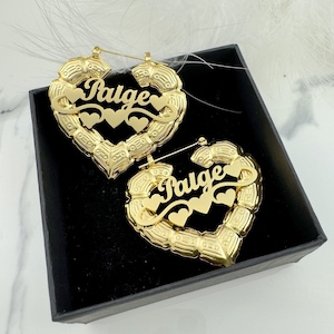 Orecchini a forma di cuore in bambù personalizzati, orecchini in bambù con nome, orecchini con nome personalizzati, orecchini con nome in oro, grandi orecchini a cerchio, regalo con targhetta, regalo di gioielli