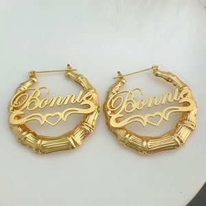 Pendientes de bambú con nombre personalizado, pendientes con nombre de oro, pendientes de aro delicados minimalistas, pendientes con placa de nombre, pendientes personalizados, regalos de joyería personalizados imagen 5