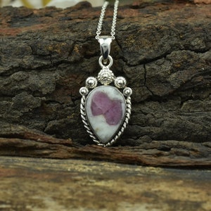 Collier avec pendentif en tourmaline matricielle véritable, pendentif en pierres précieuses fait main en argent sterling 925, cadeau pour elle