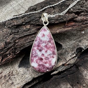 Collier avec pendentif en tourmaline matricielle véritable, pendentif en pierres précieuses fait main en argent sterling 925, cadeau pour elle