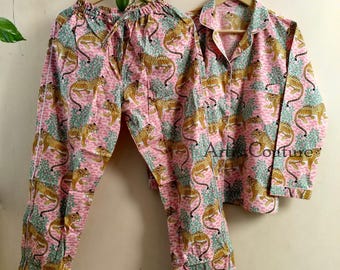 サテンパジャマ　セットアップ　レオパード　90's 【高級、激レア】 GUESS USA レオパード パジャマ | ニュートラル | FARFETCH JP