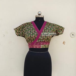 Indian Crop Top, Silk Sari Crop Top, Vintage Silk Top, Short Sleeves Crop Top, Front Tie Top, Women&#39;s Silk Top, Party Wear Top, Hippie Top