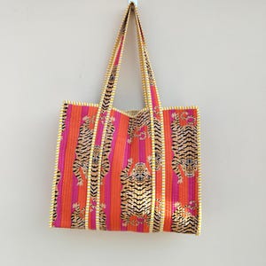 Beau sac fourre-tout matelassé à imprimé tigre, sac matelassé unisexe fait main, sac fourre-tout en coton indien doux, sac de voyage, sac à bandoulière, grand sac fourre-tout