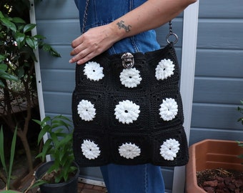 White Daisy Black Crochet Bag, Retro, Hippie, Boho, Vintage Bag, Handmade, Knitted Women Accessory, Knitted, Shoulder Bag, Big Size, Square