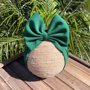 Emerald Green St Patricks Day Head Wrap, St. Patrick&#39;s Day Headwrap, St Patties Day Bow, Toddler Bow, Messy Baby Bow, Baby Headwrap