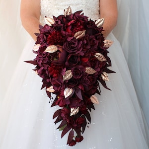 Burgundy wedding bouquet. Rose gold casading bouquet. Dark bouquet. Autumn wedding bouquet. Winter bridal bouquet. Teardrop bouquet