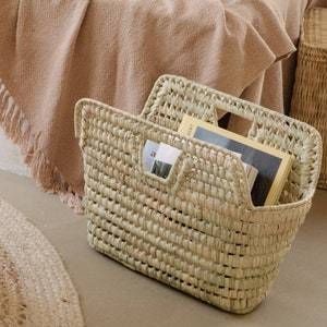 Palm leaf magazine holder / basket / Moroccan shopping bag