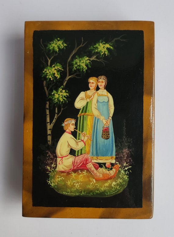 Vintage Russian Fedoskino Hand Painted Lacquer Box