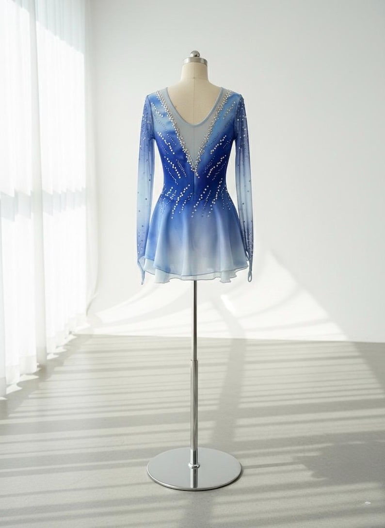 Eiskunstlaufkleid nach Maß - Blau bis Lila Ombre Eiskunstlaufkostüm Bild 2
