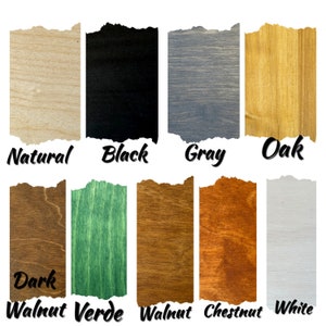 K&ouml;nnte beinhalten: Eine Auswahl von zehn verschiedenen Holzbeizfarben, darunter Natur, Schwarz, Grau, Eiche, Dunkelwalnuss, Verde, Walnuss, Kastanie und Wei&szlig;.