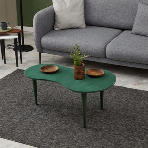 Handgemachter, skandinavischer Tisch, Kürbis-Couchtisch, hölzerner moderner Couchtisch, ovaler Couchtisch, KONISCHE FÜSSE, moderne Couchtisch