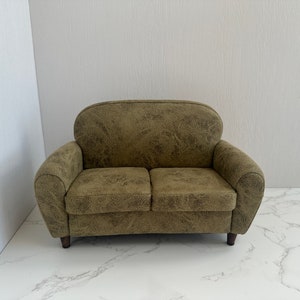Emerald Green 1:6 scale vintage flannel miniature couch, Dollhouse miniature couch, Handmade mini sofa model, Modern minimalist couch