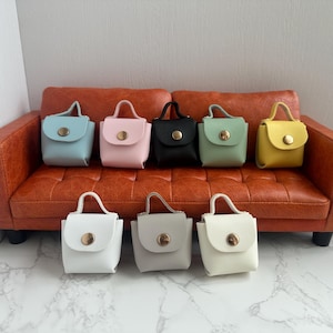 Miniatur-Ledertasche für 1: 6-Puppen, Mini-Ledermünzentasche, Puppenhandtasche, Pu-Leder-Schlüsselanhängertasche, dekorative Anhängertasche, Geschenk für Puppe