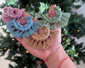 Macrame Glass Identifiers, Pastel Drink Charms, Set of 4