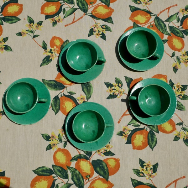 Ensemble 5 tasses avec sous-tasses vertes en céramique artisanale