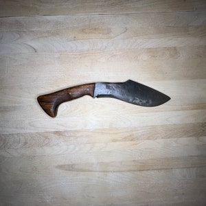 Handcrafted Kukri Knife: Forged from 80CRV2 Steel with Tamarind Wood Handle - A Reliable Tool for Outdoor Enthusiasts