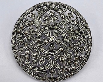 Vintage Marcasite Sterling Silver Pin Brooch, Geometric round shaped, Target brooch -5 heart all around, finely crafted brooch, 3.5 cm width