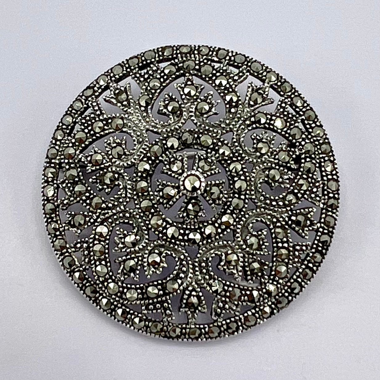 Spilla vintage in argento sterling con marcasite: spilla geometrica rotonda, Inghilterra