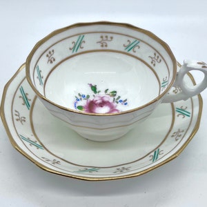 Antike Englische Teetasse mit Untertasse: Handbemaltes Florales Teeservice