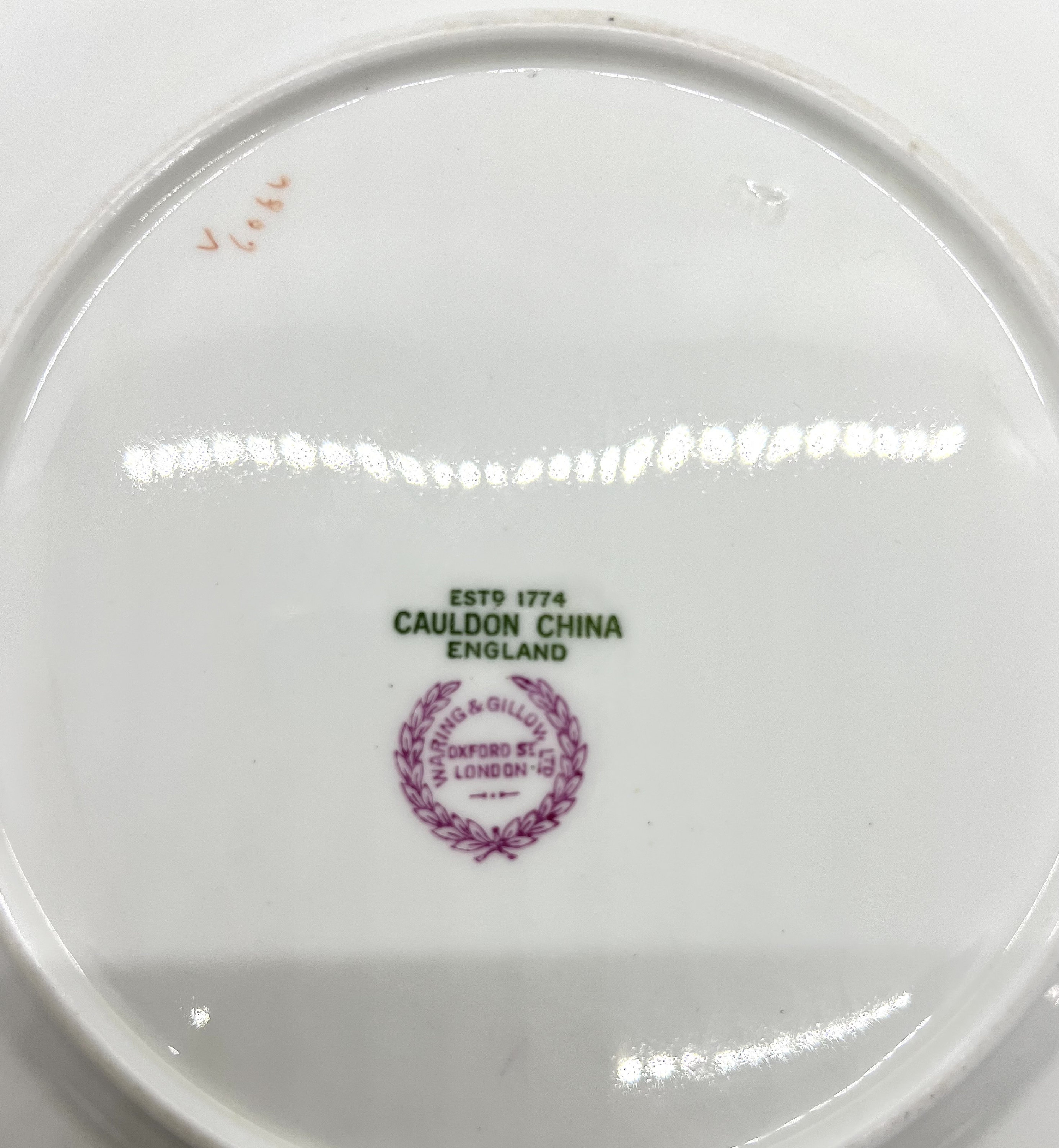 ヴィンテージ ロイヤルコールドン マルバーン プレート：フルーツ壺型