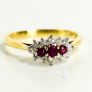 Anillo de oro de 18 quilates con rubí y diamantes: joyería de compromiso vintage