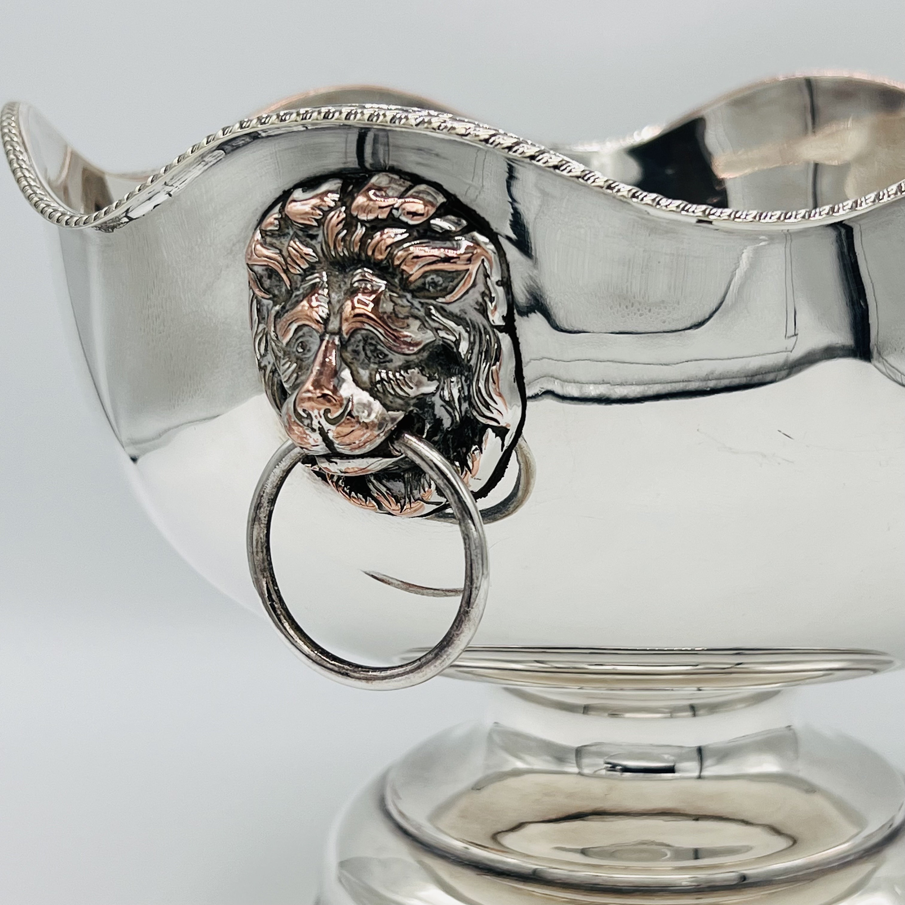 Lion Mark Sterling Silver Bowl 細工みてね♥ Large Georgian Style Silver-plated Bowl: Lion Mask Handles