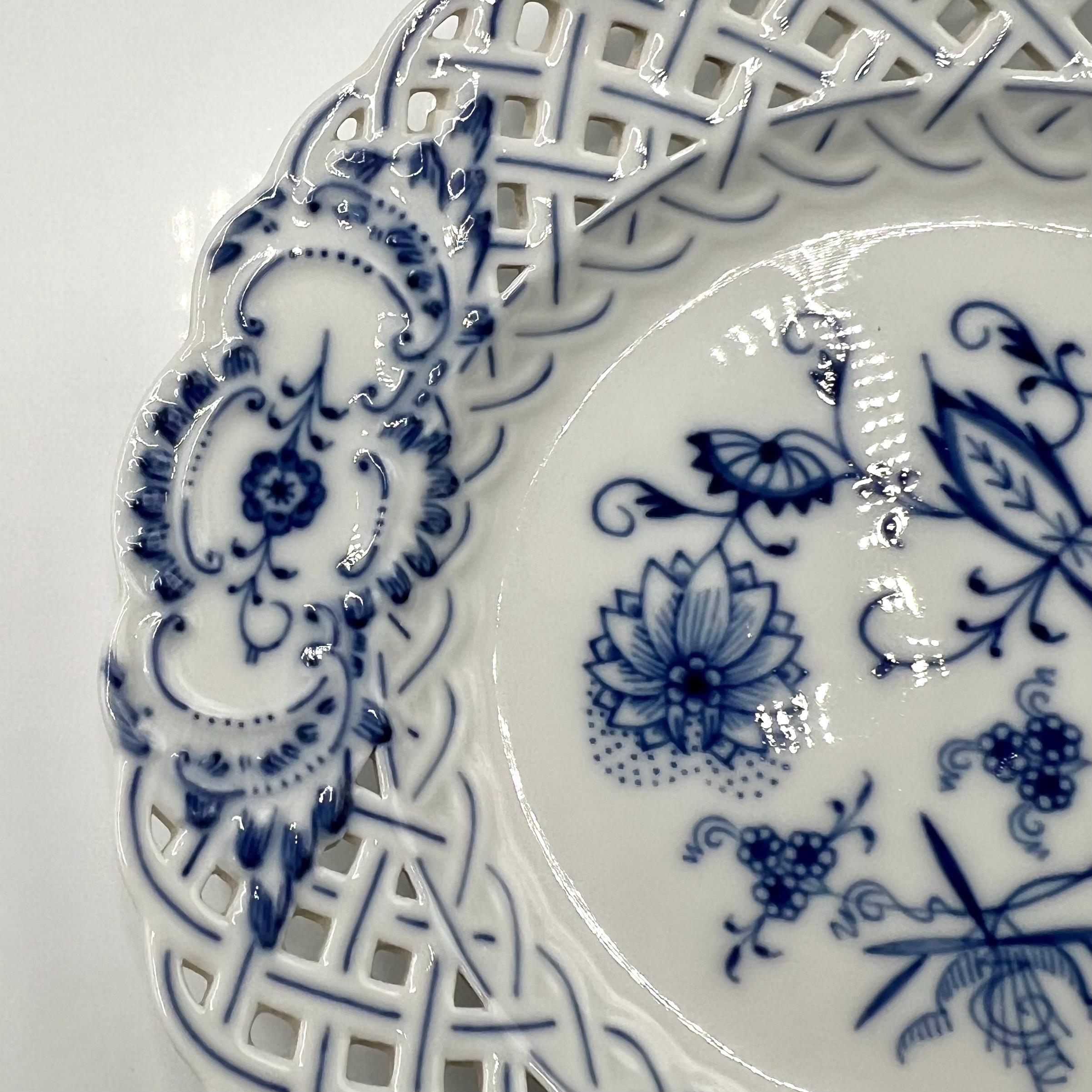 Vintage Meissen Blue Onion Porcelain Plate: Reticulated