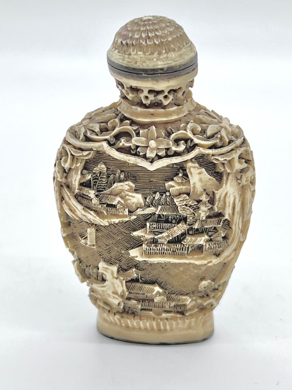 ANTIQUE CHINESE SNIFF Bottle, handcarved Resin Ma… - image 7