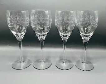 Vintage Tall Etched Crystal Wine Glasses: Mid-Century Floral Design (21.4 cm)