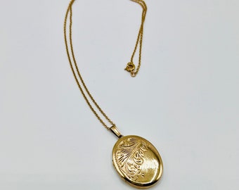 Vintage gold locket pendant, 14ct rolled gold oval shaped pendant
