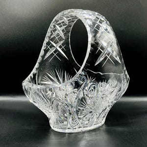 Vintage Bohemian Cut Crystal Basket, Center piece, Pinwheel cut Star cut & Hobstar cut, fan cut - Length 24.5 cm, Height 23 cm Weight 2.2kg