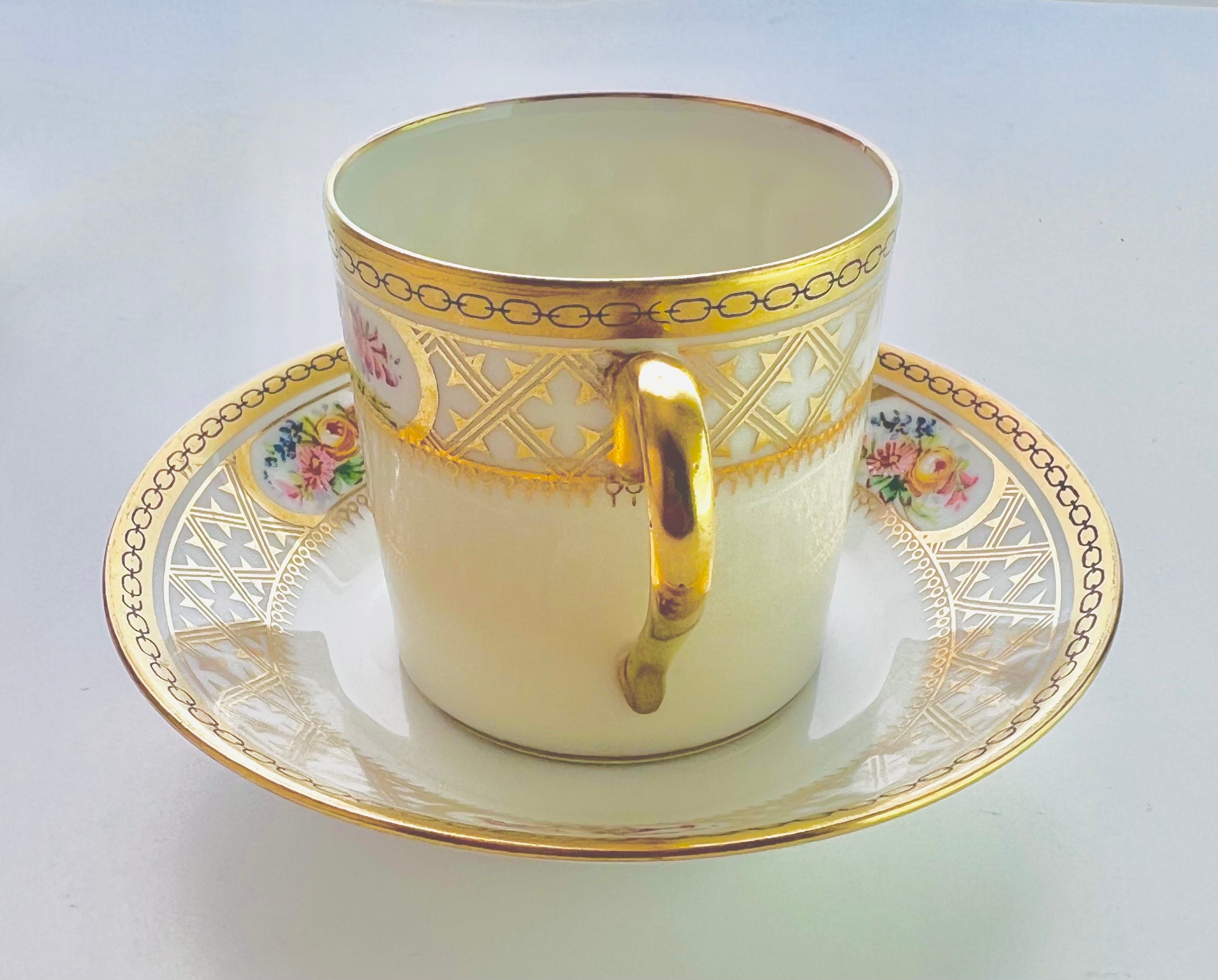 アンティーク リモージュ デミタスカップ＆ソーサーセット：金箔花模様
