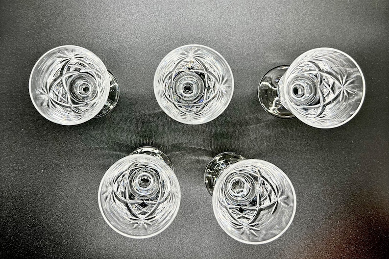 A Set Of 4 Art Deco Steinschonau Enamelled Small Drinking Glasses