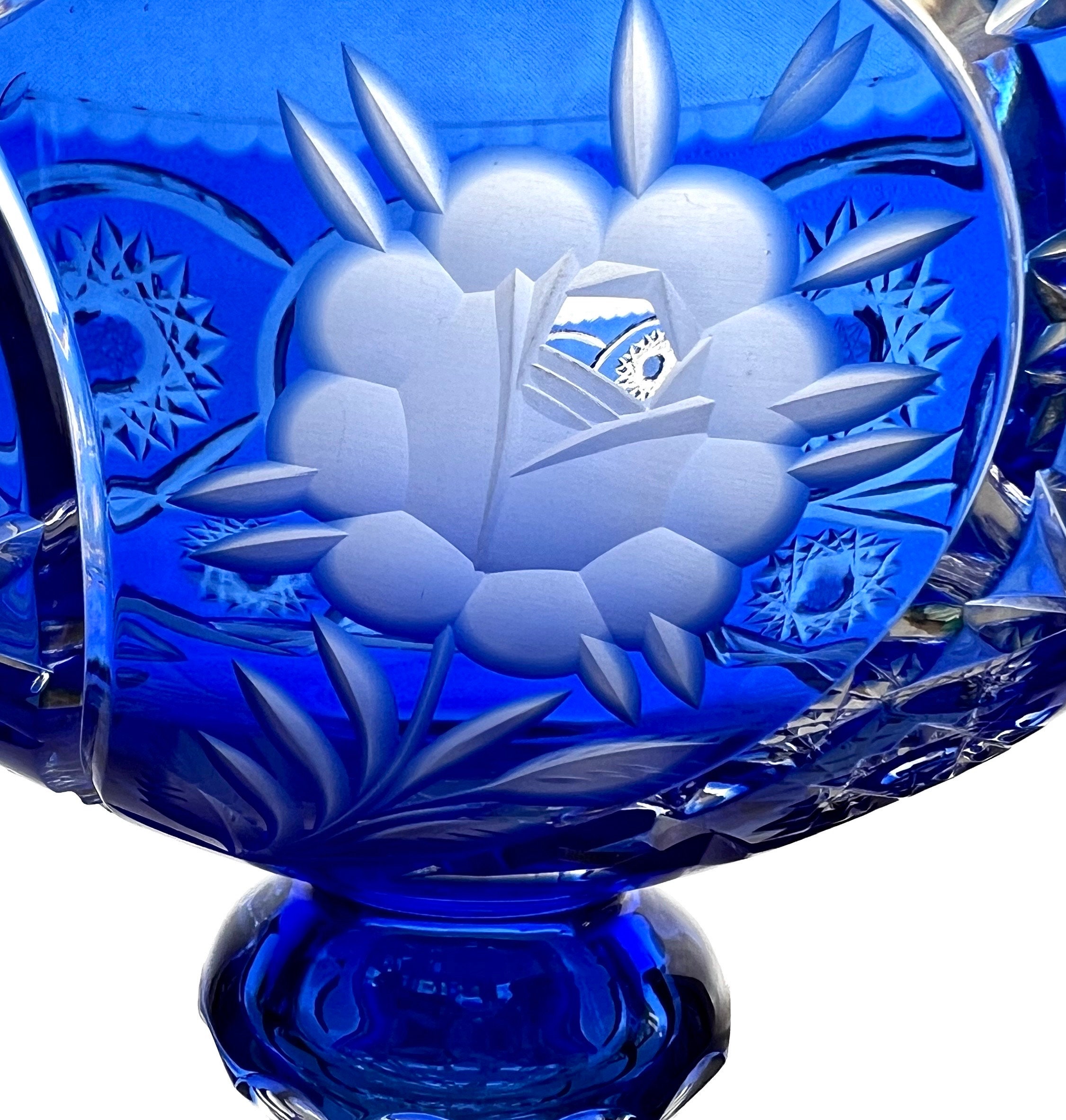 青色カットクリスタルボウル コバルトブルーカットの透明クリスタルボウル：ホブスターフローラル