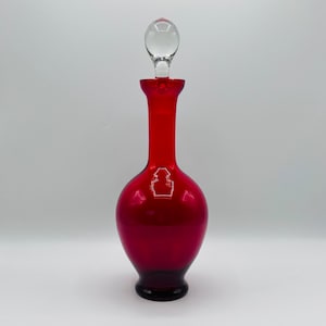 Vintage Handblown Red Glass Decanter: Cocktail Bar Decor (30.5 cm)