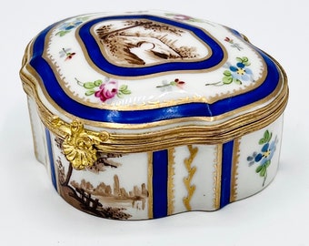 Caja de baratijas antigua de porcelana estilo Sèvres: paisaje pintado a mano