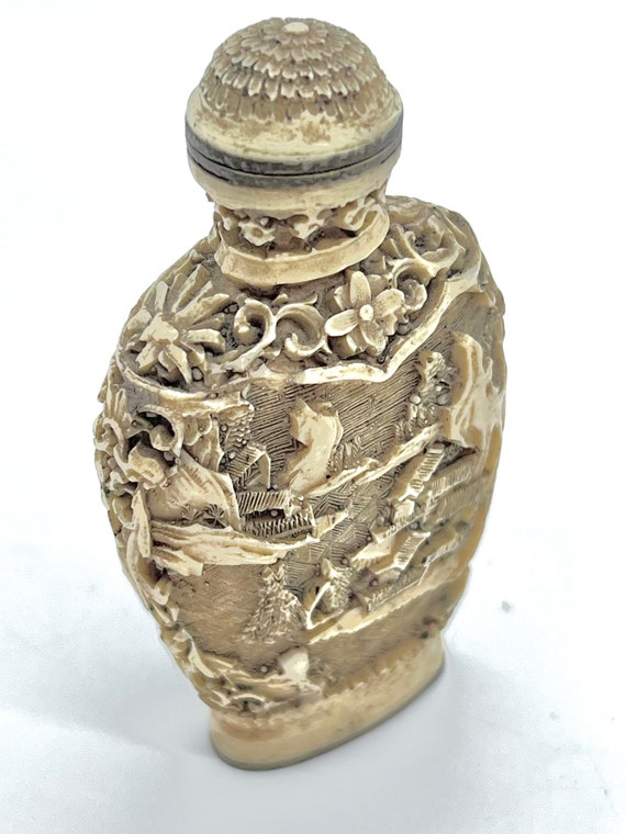 ANTIQUE CHINESE SNIFF Bottle, handcarved Resin Ma… - image 4