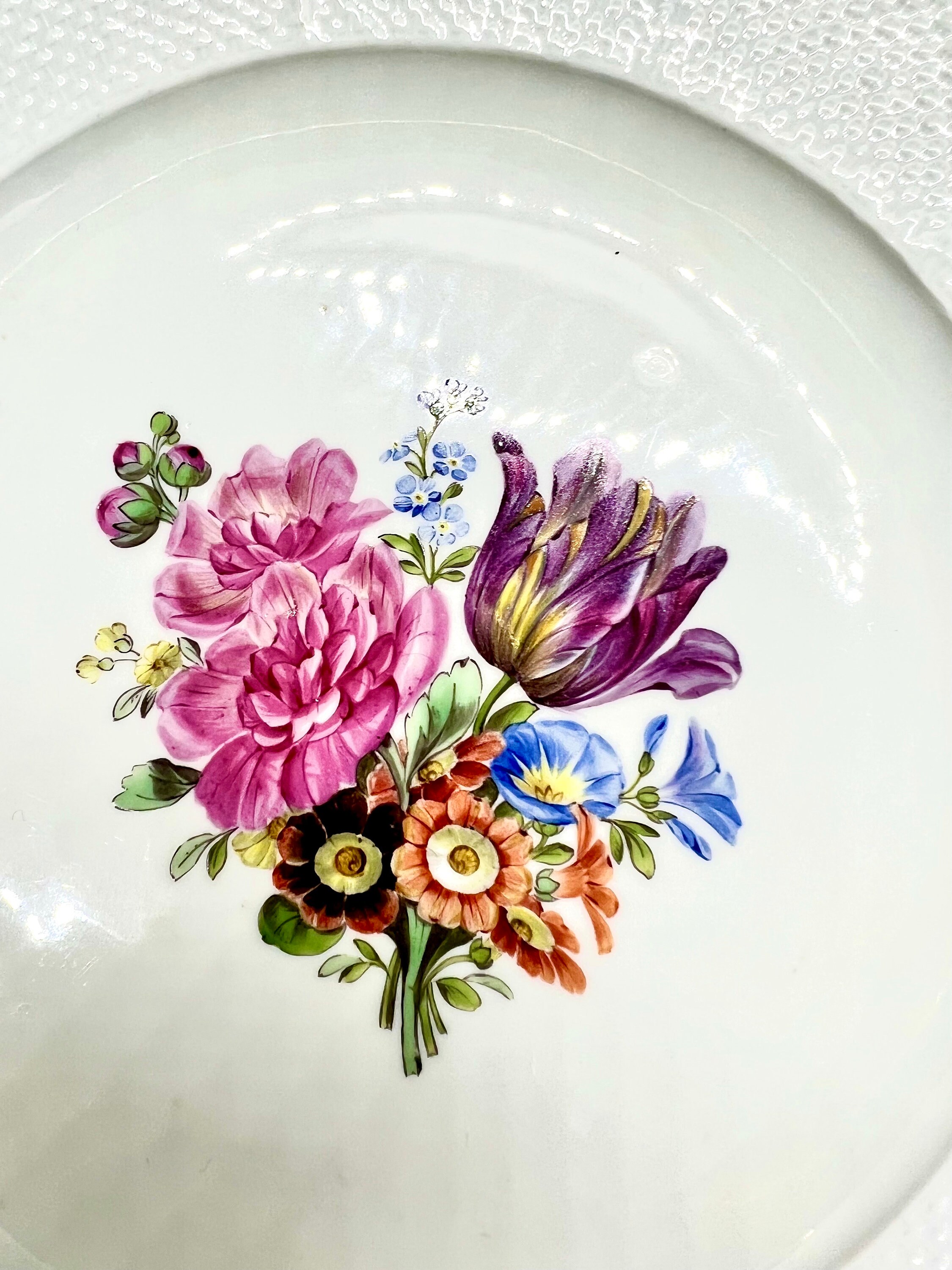 マイセン磁器製花柄皿2枚組：金彩縁取りのアンティーク手描き皿、1855