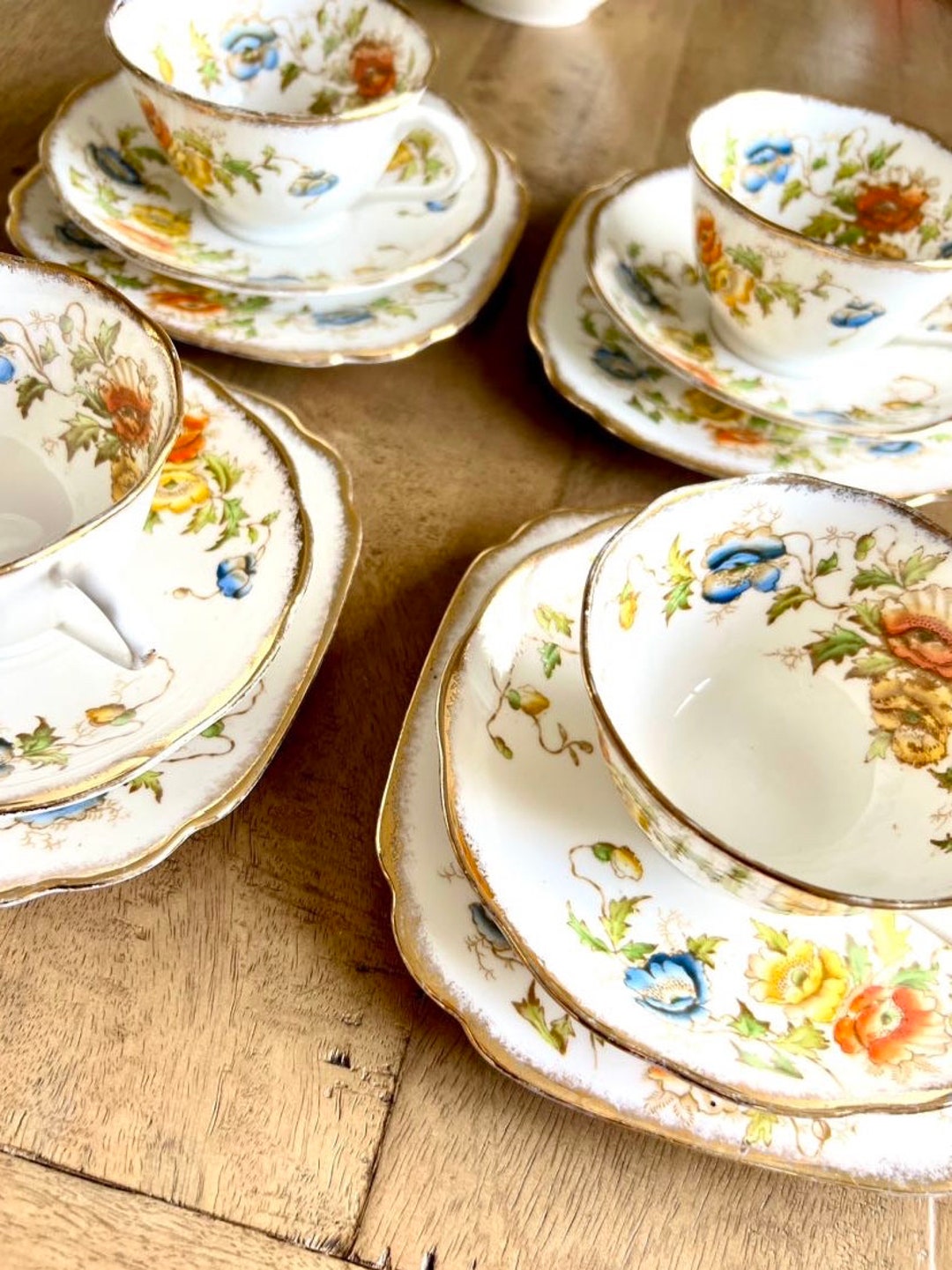 ヴィンテージ ロイヤルアルバート ティーセット：フローラルトリオ、金