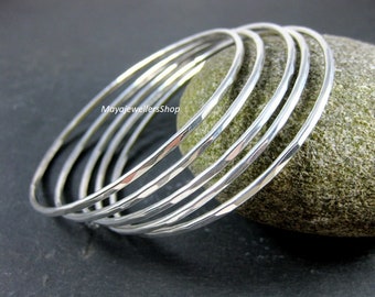 Beautiful Set Of 5 Bangles ,Hammered Bangles, Sterling Silver Bangles Handmade Bangle, Stackable Bangle,5 Day Bangles ,Thin Sparkly Bangles.