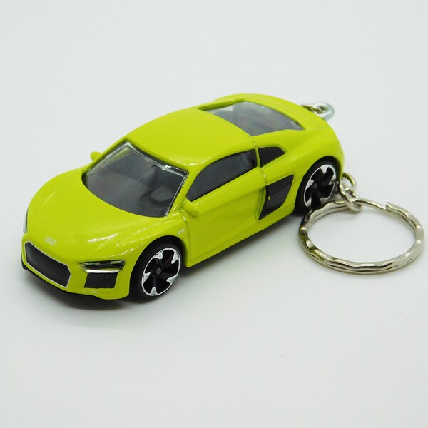 Audi R8 Green   keychain, gift ... Shipping on the same day ... Worldwide Shipping with Tracking Number /// Hot Wheels