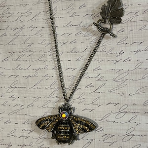Bee pendant necklace