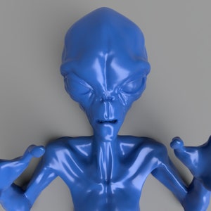 Puede incluir: Una figura alien&iacute;gena azul brillante con una cabeza grande, ojos almendrados y brazos extendidos. El alien&iacute;gena tiene una superficie lisa y reflectante y est&aacute; sobre un fondo gris neutro. La pose sugiere un gesto de bienvenida o inquisitivo.