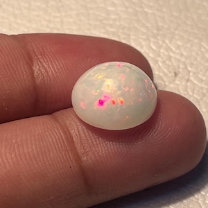 Cabochon in opale etiope: pietra preziosa rotonda, 6 ct